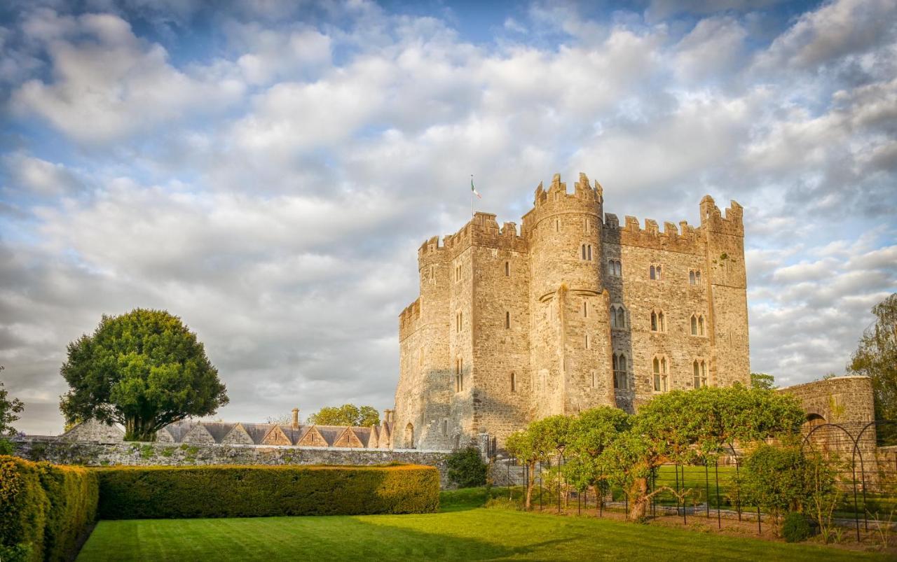 Kilkea Castle Hotel ภายนอก รูปภาพ
