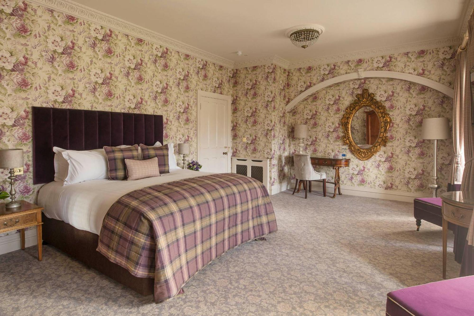 Kilkea Castle Hotel ภายนอก รูปภาพ