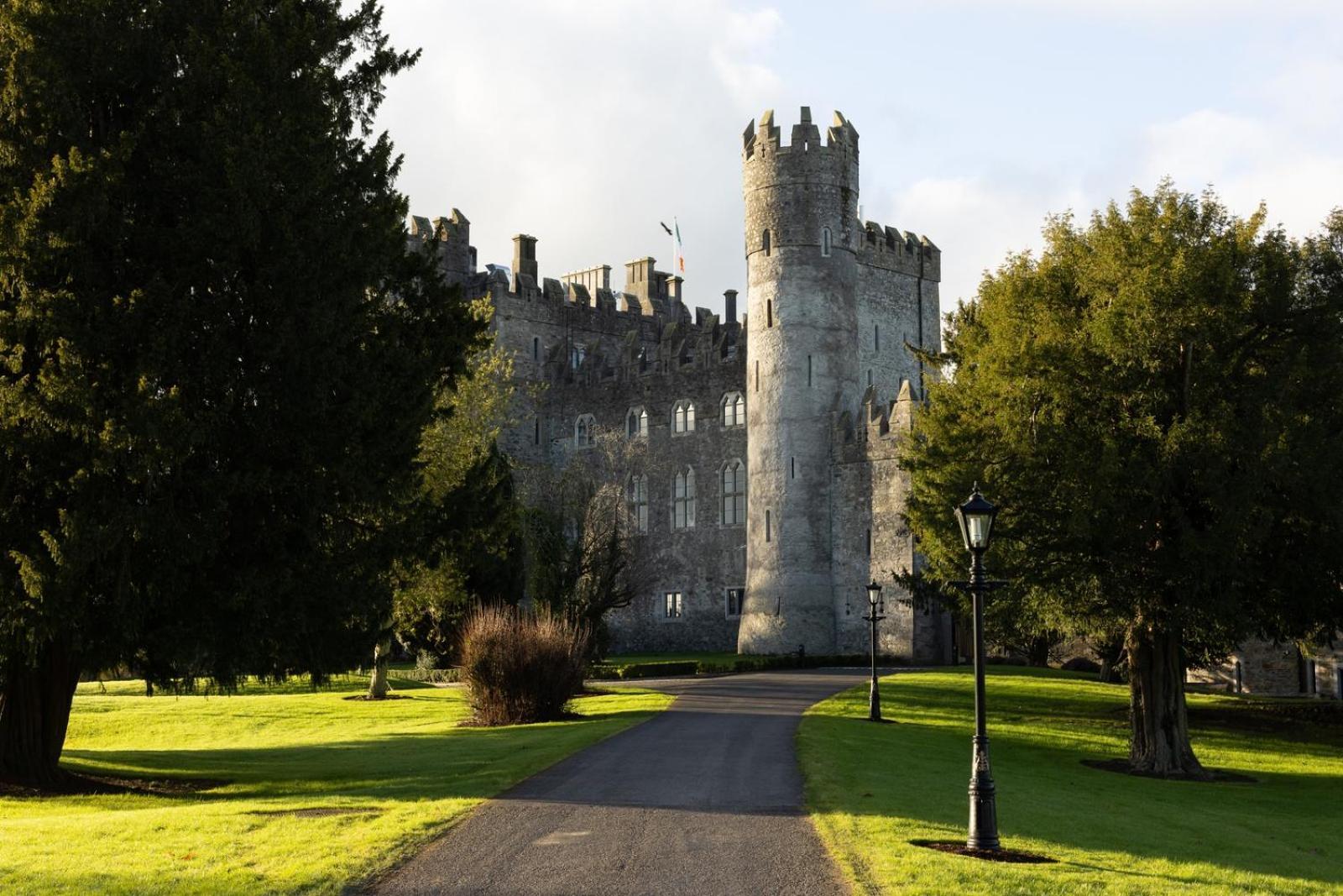 Kilkea Castle Hotel ภายนอก รูปภาพ
